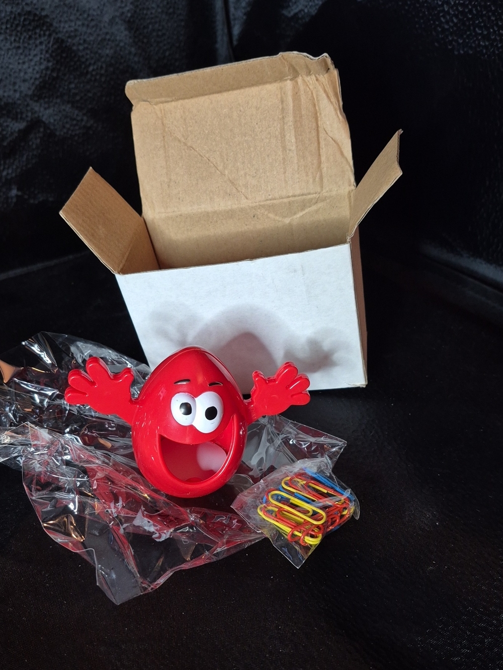 Adorable Smiling Egg Paperclip Holder - New